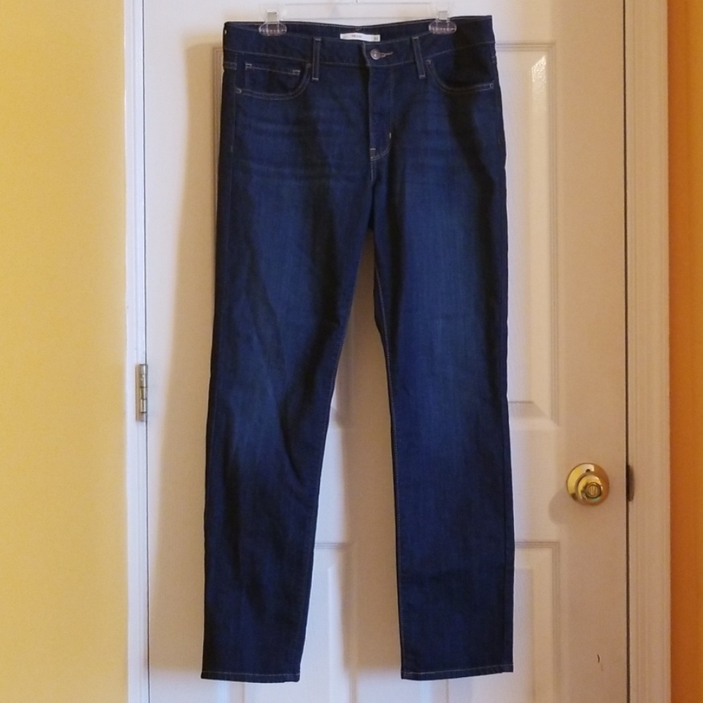 712 Slim Levi's 31
